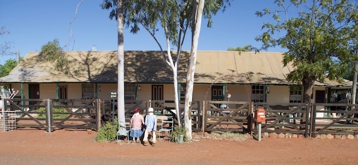 Royal Mail Hotel Hungerford, Camping Paroo River