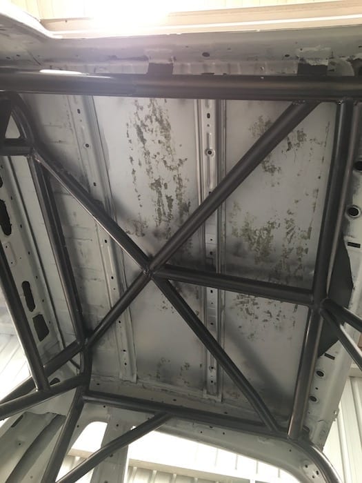 Details of the roll cage under the roof