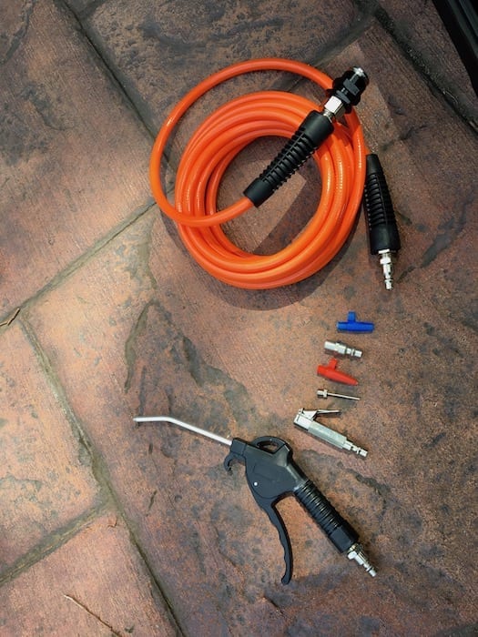 These accessories are supplied as part of the ARB compressor portable kit.