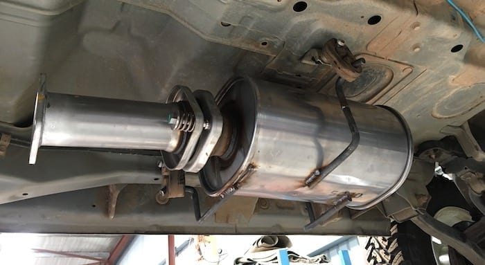 Details of the muffler mountings. Pajero Exhaust System.