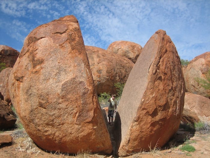 Slicing a boulder in half with one chop! Devils Marbles.