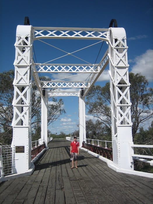 The opening section of Old Bourke Bridge.