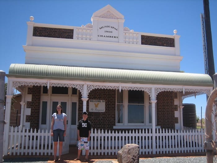 Mt Morgans Council Chambers has been lovingly restored. Golden Quest Discovery Trail.