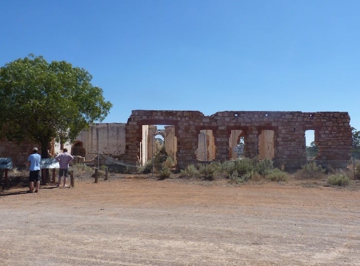 Ruins at Kunanalling. Golden Quest Discovery Trail.