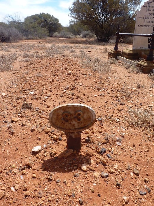 A lonely unmarked grave, Menzies Cemetery. Golden Quest Discovery Trail.