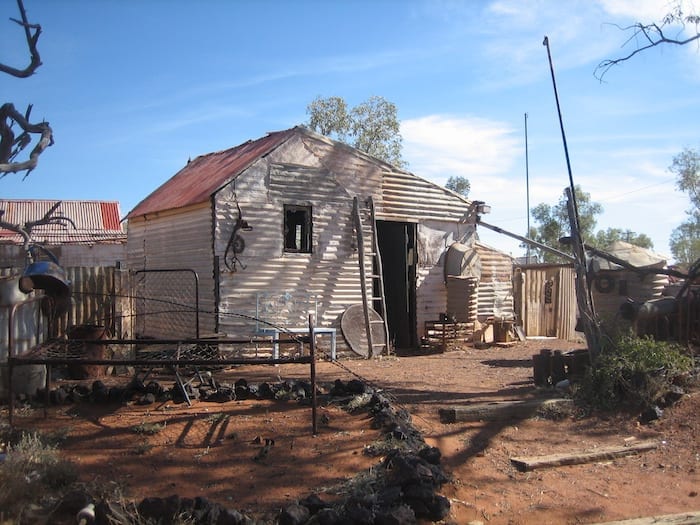 Corrugated iron shack at Gwalia. Golden Quest Discovery Trail.