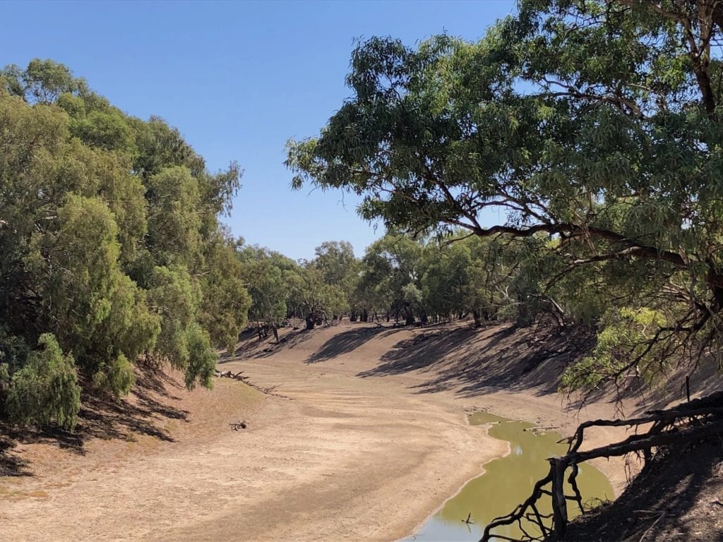 Bone dry Darling River south of Tilpa in April 2018. Murray Darling Basin.